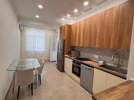 Elan №6425946 - Bakı, Şah İsmayıl Xətai m., 2 otaqlı, 77 m², 13/17 mərtəbə