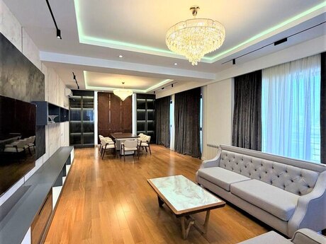 Kirayə 4 otaqlı mənzil, 250 m², Ağ şəhər: 5 000 ₼/ay 4