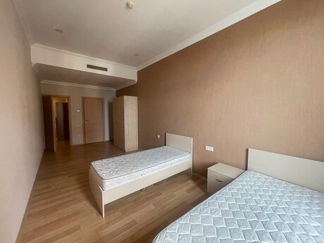Kirayə 4 otaqlı mənzil, 250 m², Koroğlu: 250 ₼/ay 3