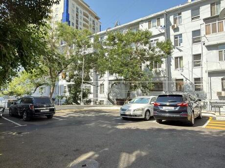 Elan №6426150 - Bakı, 28 May m., 3 otaqlı, 80 m², 4/5 mərtəbə