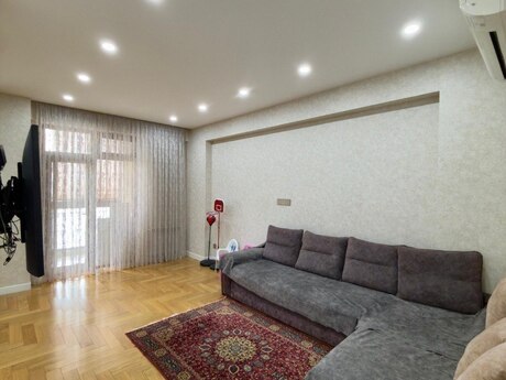 5-room apartment, 201 m², Nərimanov: 615 000 ₼ 3