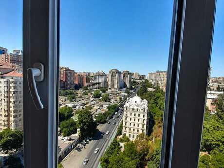 3 otaqlı mənzil, 175 m², 28 May: 395 000 ₼ 2