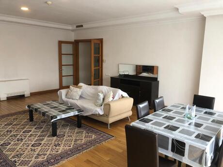 Kirayə 4 otaqlı mənzil, 200 m², 28 May: 2 500 ₼/ay 3