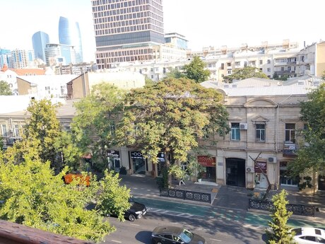 1 otaq · 25 m² · 1/3 mərtəbə, 28 May