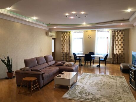 Kirayə 3 otaqlı mənzil, 147 m², 28 May: 1 300 ₼/ay 3