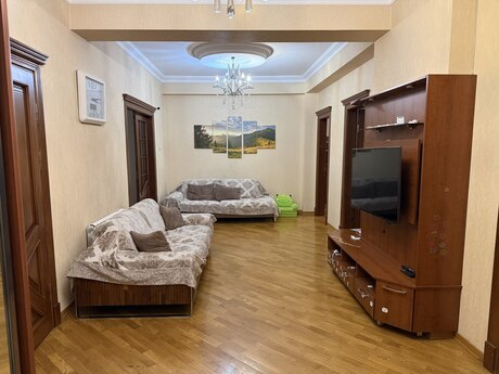 3 rooms · 135 m² · floor 14/17, 20 Yanvar