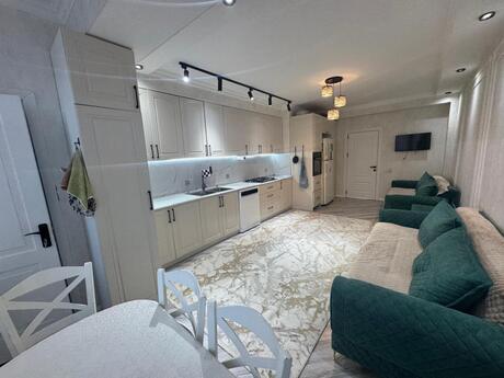 Kirayə 3 otaqlı mənzil, 135 m², İnşaatçılar: 1 100 ₼/ay 2