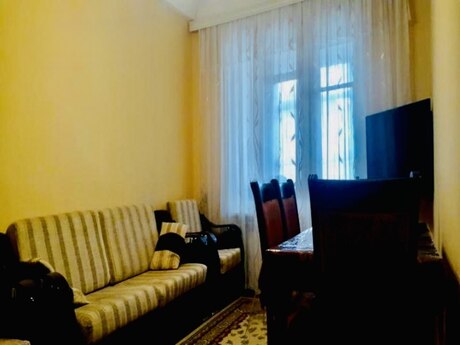 Elan №6426617 - Bakı, Elmlər Akademiyası m., 2 otaqlı, 65 m², 4/5 mərtəbə
