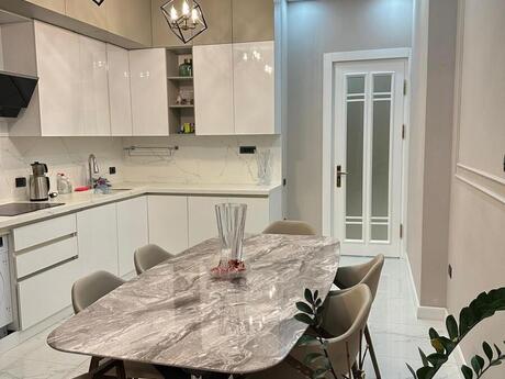 Kirayə 3 otaqlı mənzil, 165 m², 8 Noyabr: 2 200 ₼/ay 5