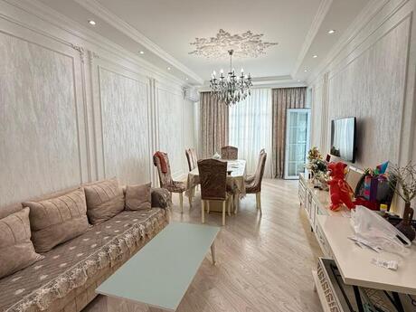 2 otaq · 81 m² · 3/4 mərtəbə, Massiv A