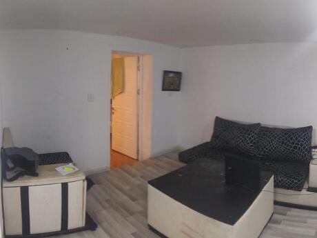 2-room apartment for rent, 50 m², Azadlıq Prospekti: 350 ₼/mo 3