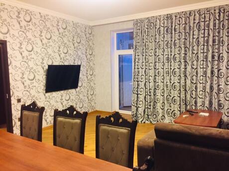 Kirayə 3 otaqlı mənzil, 105 m², Nəsimi: 1 000 ₼/ay 3