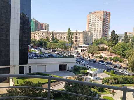 4 otaqlı mənzil, 161 m², Elmlər Akademiyası: 530 000 ₼ 2