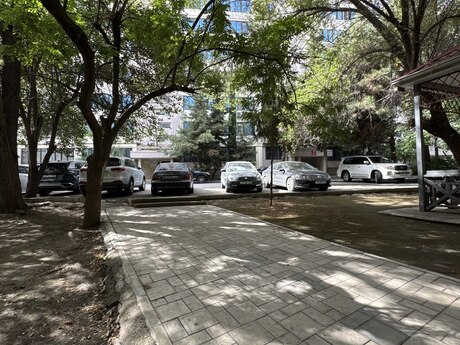 5-комнатная квартира, 120 м², Azadlıq Prospekti: 340 000 ₼ 2