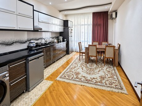 3 otaqlı mənzil, 140 m², 8 Noyabr: 390 000 ₼ 4