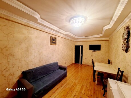Kirayə 2 otaqlı mənzil, 92 m², İnşaatçılar: 700 ₼/ay 3