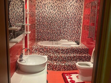 Kirayə 3 otaqlı mənzil, 150 m², Qara Qarayev: 1 200 ₼/ay 3