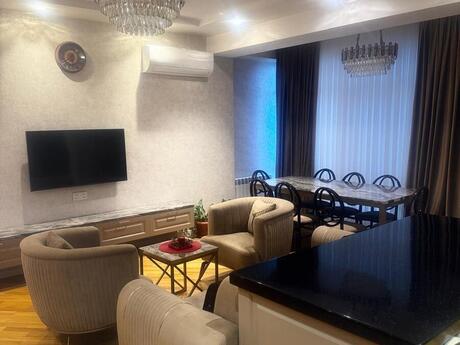 4-room apartment, 141 m², Əhmədli: 320 000 ₼ 2