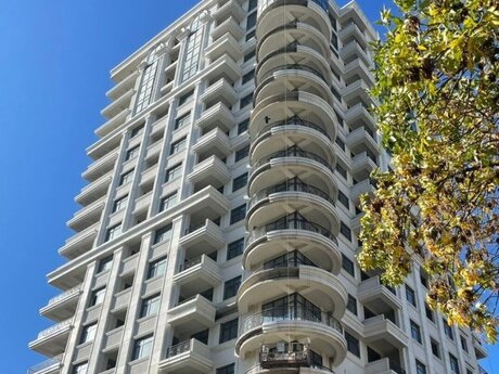 4 otaqlı mənzil, 186 m², 28 May: 445 000 ₼ 2