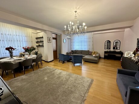3 otaqlı mənzil, 147 m², Nizami: 450 000 ₼ 5