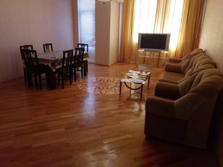 Elan №6427394 - Bakı, Gənclik m., 3 otaqlı, 145 m², 5/12 mərtəbə