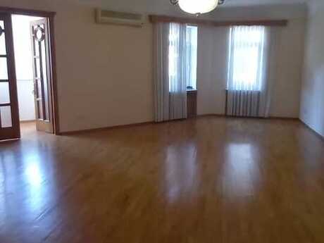 Elan №6427667 - Bakı, Nizami m., 3 otaqlı, 120 m², 4/5 mərtəbə