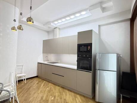 Аренда: 3-комнатная квартира, 140 м², 28 May: 2 200 ₼/мес 4