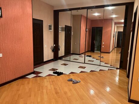 Kirayə 4 otaqlı mənzil, 140 m², Şah İsmayıl Xətai: 1 300 ₼/ay 4