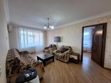 2 rooms · 70 m² · floor 4/5, İçəri Şəhər