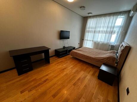 Kirayə 4 otaqlı mənzil, 191 m², Nəriman Nərimanov: 1 500 ₼/ay 4