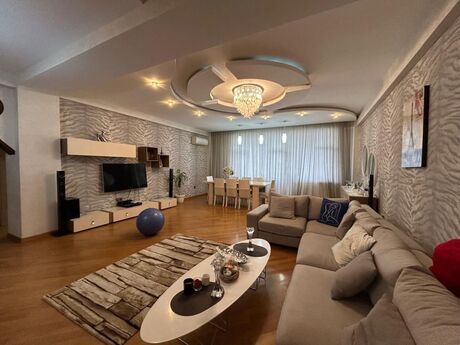 Elan №6427870 - Bakı, Şah İsmayıl Xətai m., 5 otaqlı, 202 m², 12/16 mərtəbə