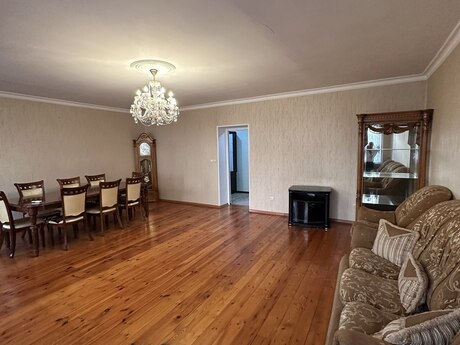 Kirayə 4 otaqlı mənzil, 100 m², Qara Qarayev: 800 ₼/ay 2