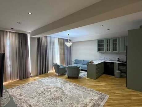 Аренда: 4-комнатная квартира, 160 м², 28 May: 1 850 ₼/мес 2
