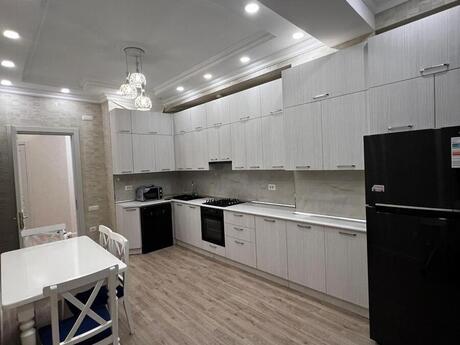 Kirayə 3 otaqlı mənzil, 140 m², 8 Noyabr: 1 300 ₼/ay 2