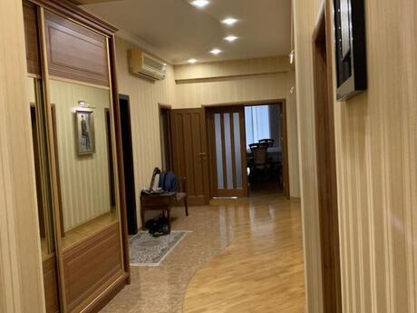 4-room apartment for rent, 175 m², Nizami: 1 800 ₼/mo 3
