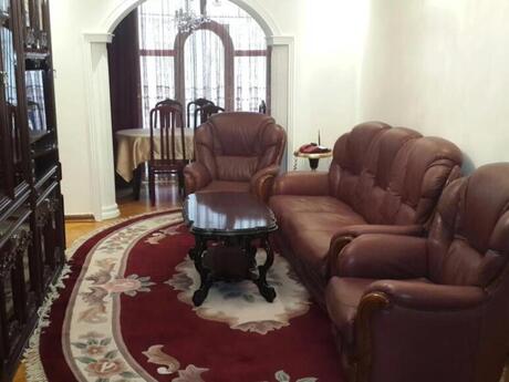 Elan №6428301 - Bakı, Sahil m., 2 otaqlı, 70 m², 2/6 mərtəbə