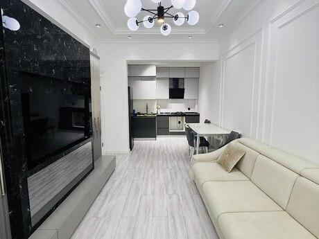 2-room apartment for rent, 70 m², Avtovağzal: 700 ₼/mo 2