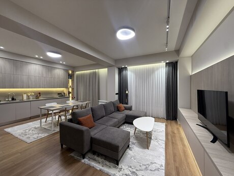 3 rooms · 135 m² · floor 5/7, Ağ şəhər