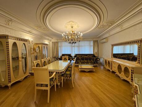 Elan №6428593 - Bakı, 28 May m., 4 otaqlı, 220 m², 12/17 mərtəbə
