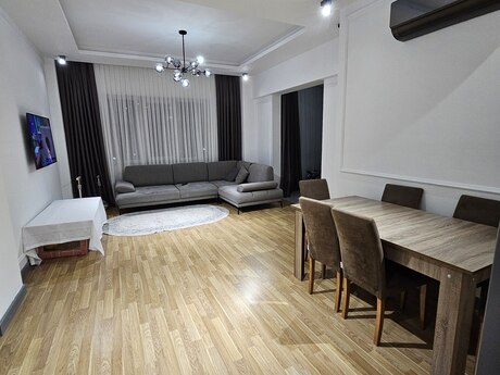 3 rooms · 121 m² · floor 4/14, Greenville Residence
