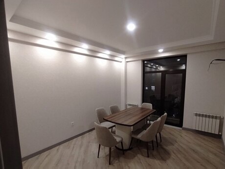 2 rooms · 71 m² · floor 4/14, West Town