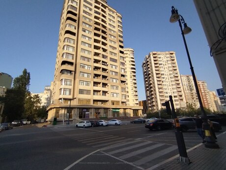 2 otaq · 107 m² · 3/16 mərtəbə, Elmlər Akademiyası