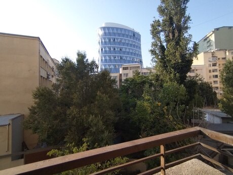2 otaqlı mənzil, 107 m², Elmlər Akademiyası: 350 000 ₼ 2