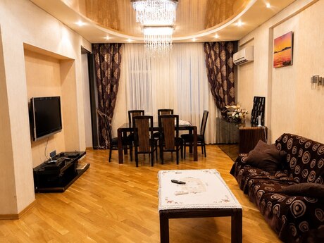 Объявление №6428914 - Баку, пос. Бадамдар, 3-комн., 100 м², 6/10 этаж