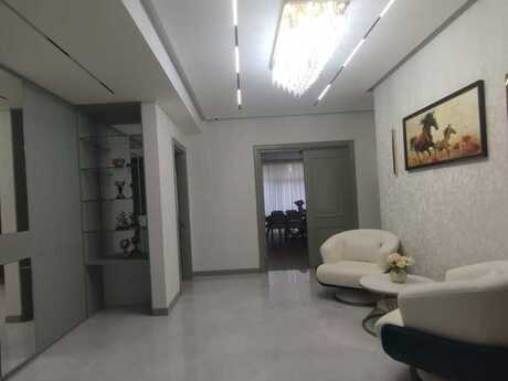 4 otaqlı mənzil, 186 m², 28 May: 780 000 ₼ 4