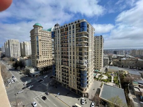4 otaqlı mənzil, 221 m², Yasamal: 528 000 ₼ 2