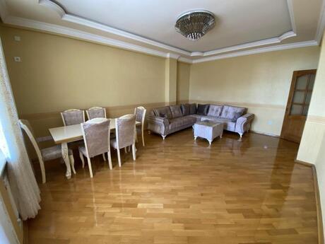 Kirayə 3 otaqlı mənzil, 146 m², Memar Əcəmi: 900 ₼/ay 2