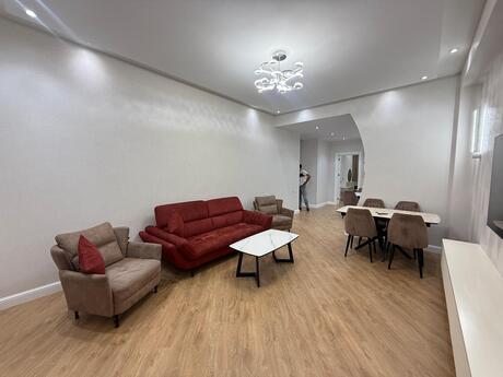 Kirayə 3 otaqlı mənzil, 100 m², Ağ şəhər: 1 800 ₼/ay 2
