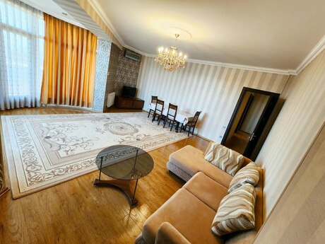 Kirayə 3 otaqlı mənzil, 140 m², 28 May: 1 600 ₼/ay 3