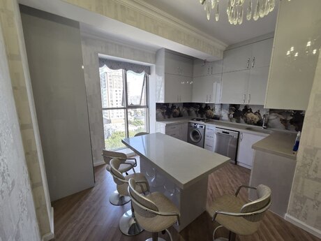 Elan №6429137 - Bakı, 28 May m., 3 otaqlı, 110 m², 10/22 mərtəbə